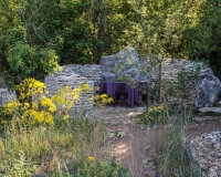 A mediterranean style garden