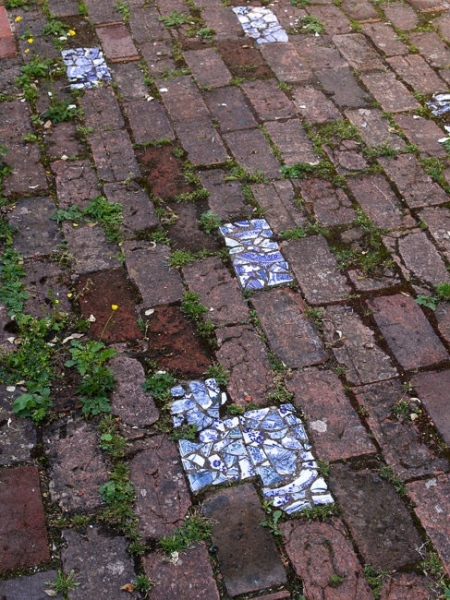 30272