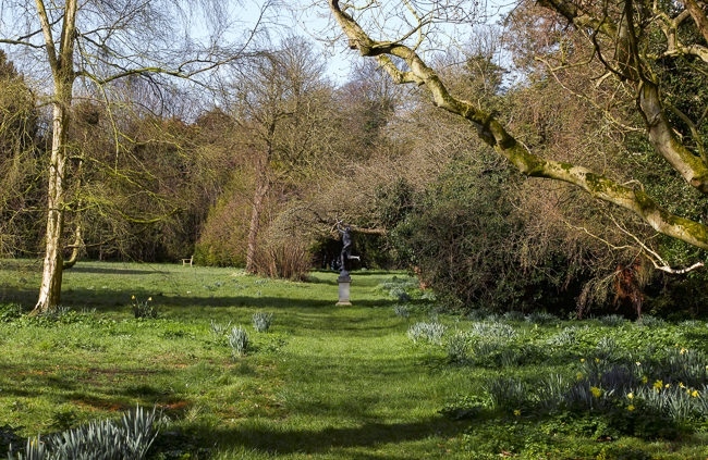 35912